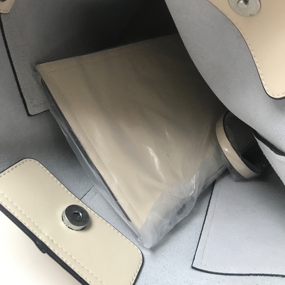 Bostanten Women's Leather Bucket Handbag in Beige and Yellow - Picture 6 of 7